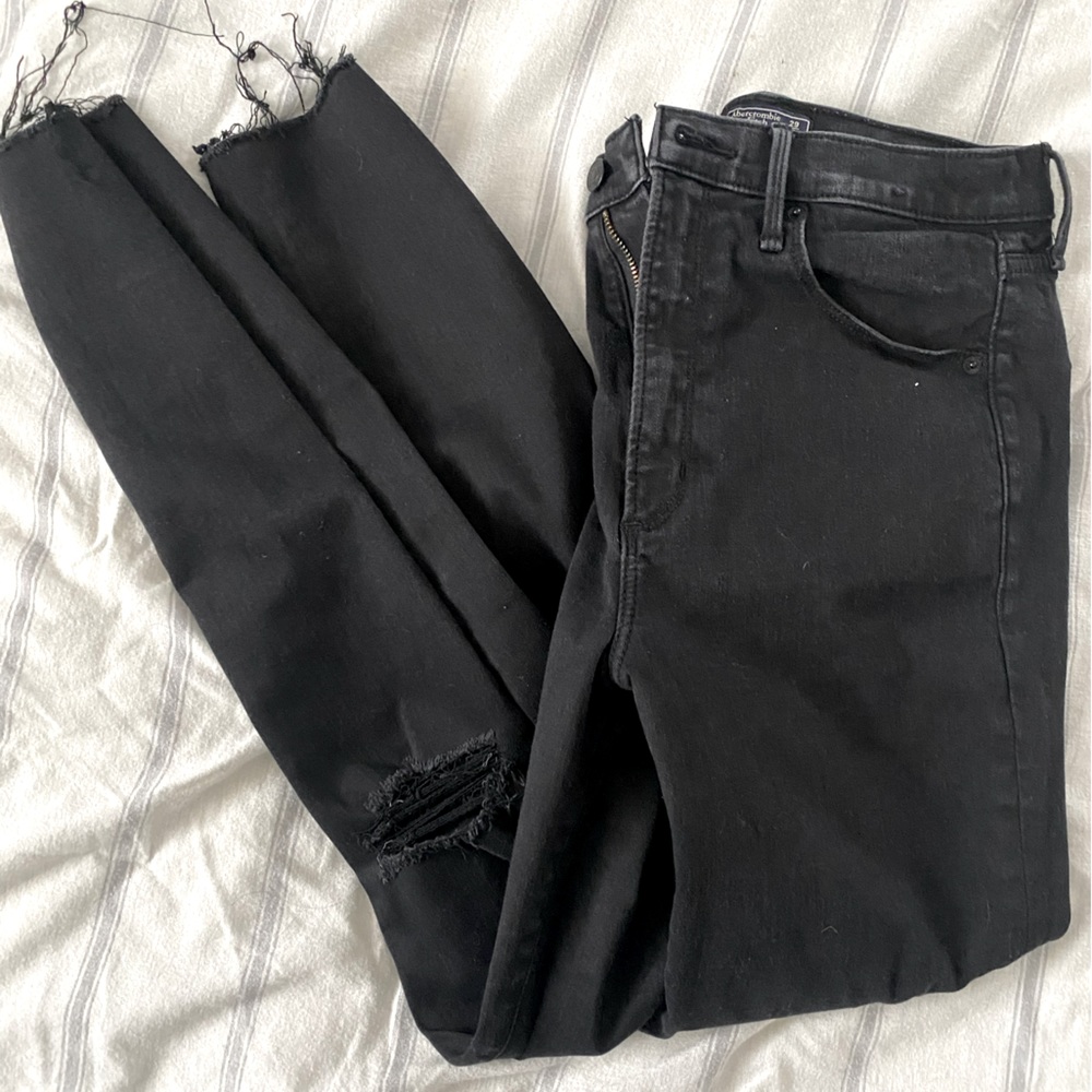 Abercrombie and Fitch women’s ultra high rise skinny jeans - black